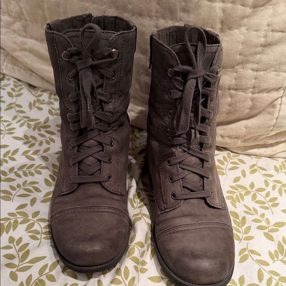 Cobb Hill by New Balance Grey Combat Boots.